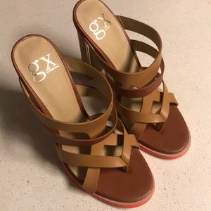 SOLD **GX by Gwen Stefani brown/ beige Archer